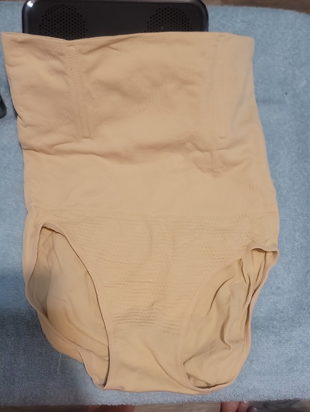 High-Waist Shaping Briefs in Beige Run Big